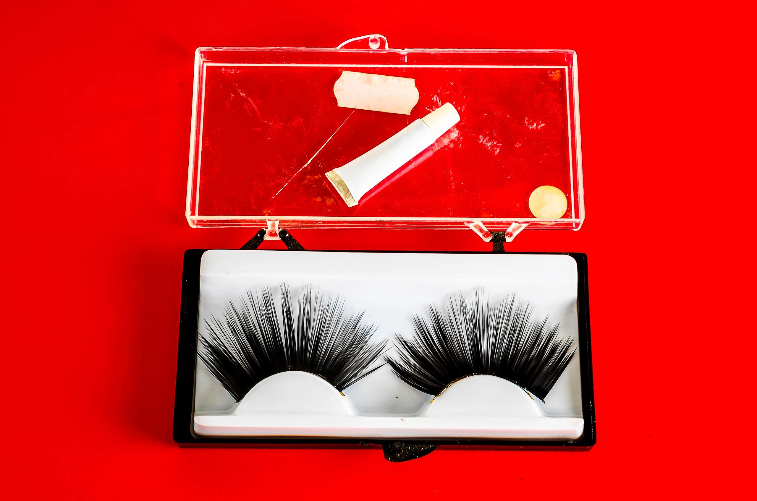 Dramatic false eyelashes set